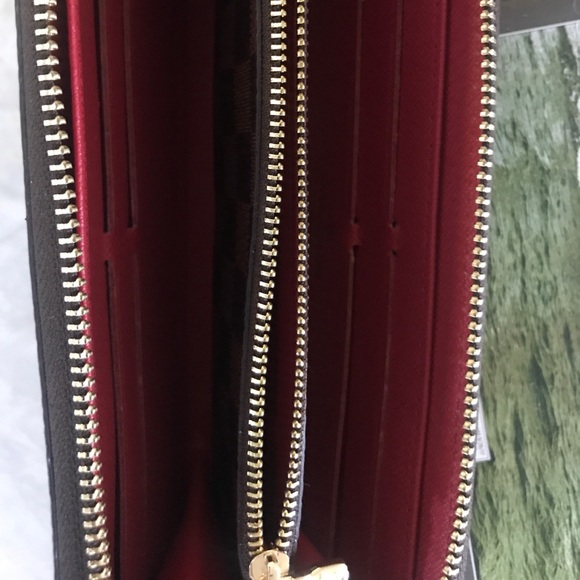 Louis Vuitton CLÉMENCE WALLET - Picture 4 of 12